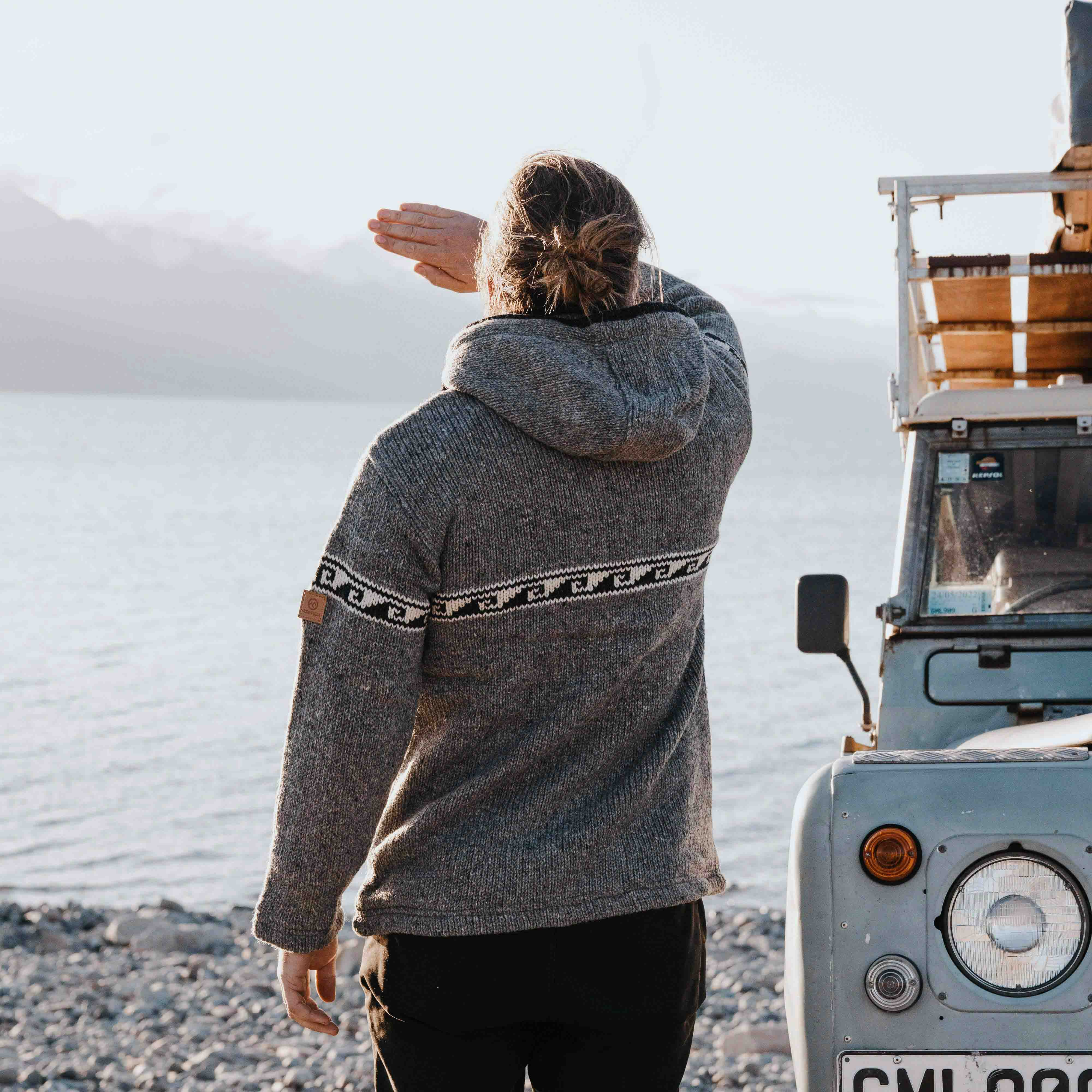 Men's Raglan Wave NZ Wool Jacket - Stone Grey - Image 3